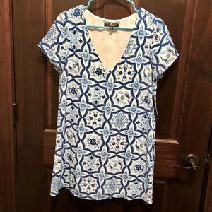 Lulu’s blue and white shift dress 👗